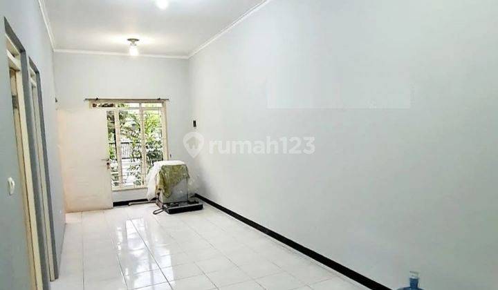 Rumah Bagus Unfurnished SHM di Taman Holis Indah 2, Bandung 1