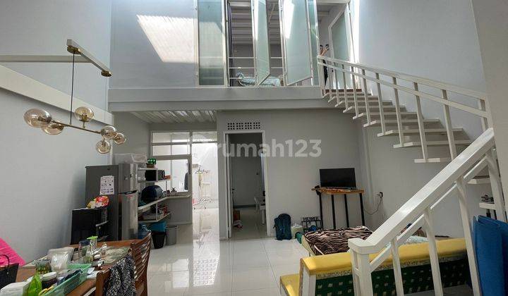 Rumah Bagus Unfurnished SHM di Kembar Mas, Bandung 1