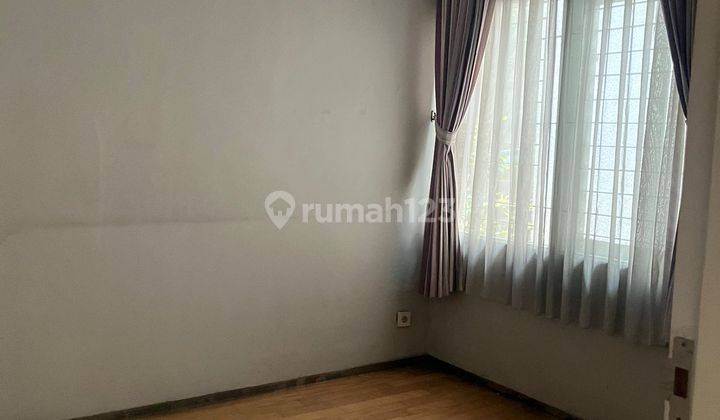 Rumah Bagus Semi Furnished Shm Di Singgasana, Bandung 2