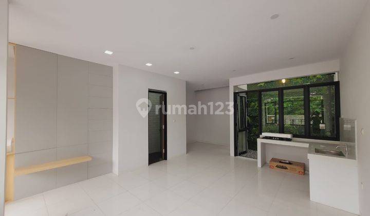 Rumah 2 Lantai Bagus Furnished SHM di Leuwisari, Bandung 1