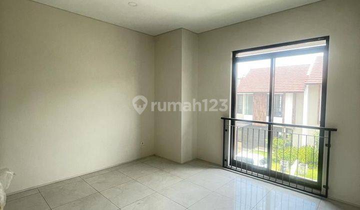 Rumah 2 Lantai Bagus Unfurnished SHM di Kbp 100% Baru Tatar Simakirana , Bandung 1