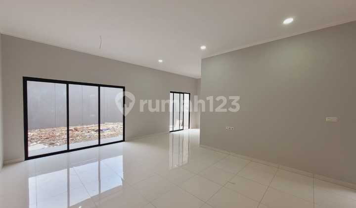 Rumah Baru Kembar 2 Lantai Unfurnished Siap Huni Ada Taman Depan Belakang 2