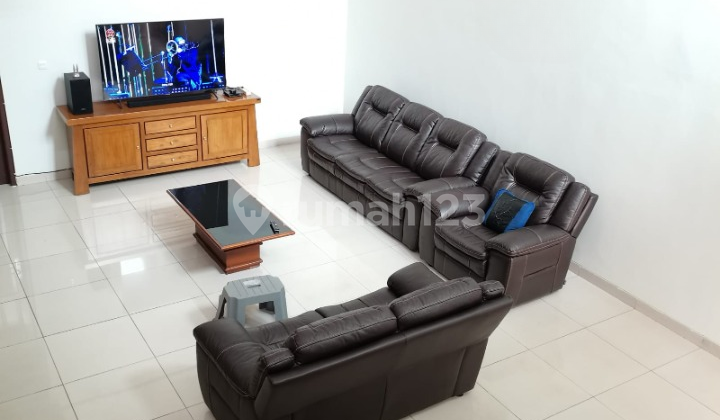 Rumah Istana Regency 1 Mainroad Bagus Unfurnished SHM Bandung Kota, Bandung