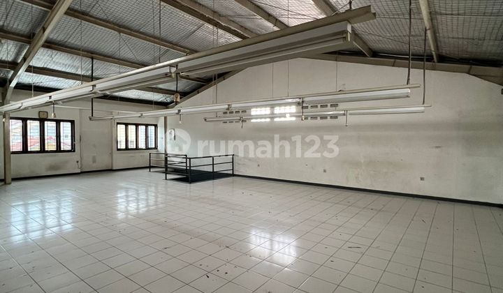 Rumah Taman Holis Indah 1 Siap Pakai Cocok untuk Gudang Kantor & Home Industry 2