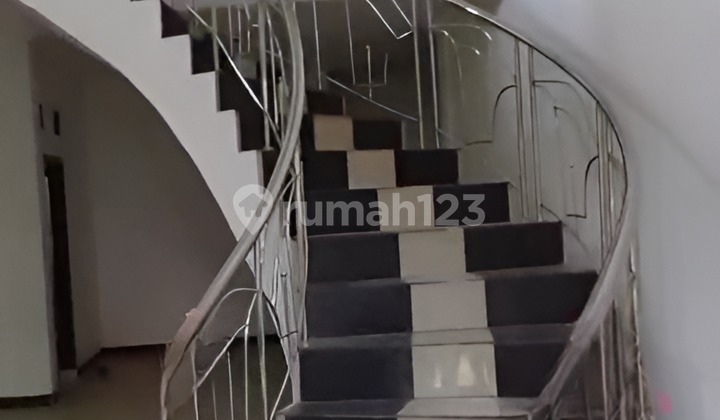 Rumah Komplek Taman Mutiara Cimahi Posisi Hook Siap Huni Harga Ciamik! 2