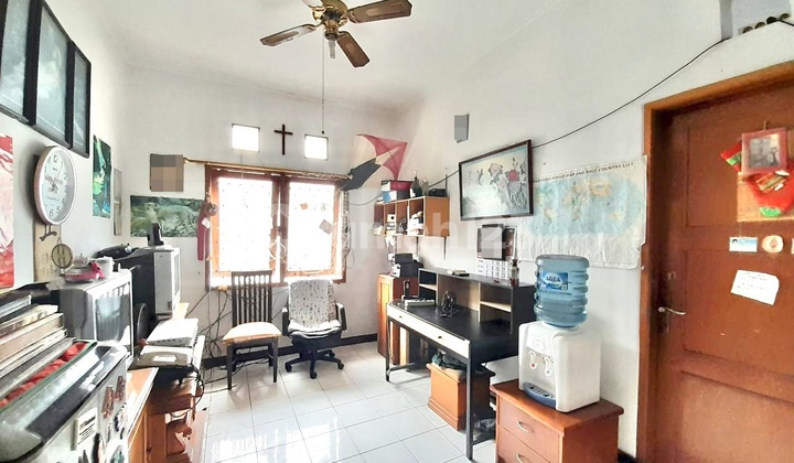 Rumah Setraduta Lebar 10 Cozy Bagus Unfurnished SHM Bandung Kota, Bandung 2