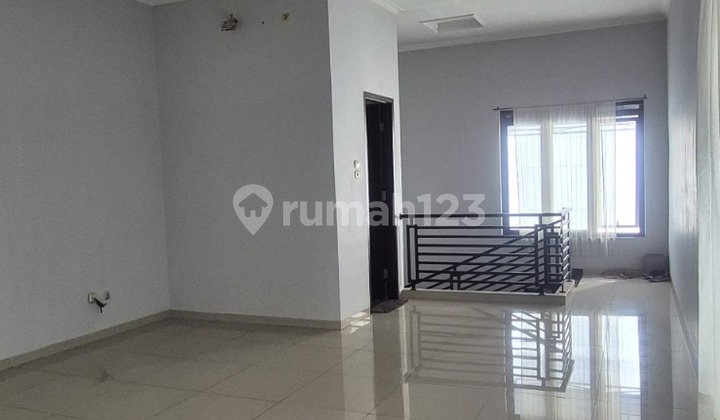 Ruko TKI 3 Bagus 170 m2 SHM Taman Kopo Indah, Bandung Ruko TKI 3 Bagus 170 m2 SHM Taman Kopo Indah, Bandung