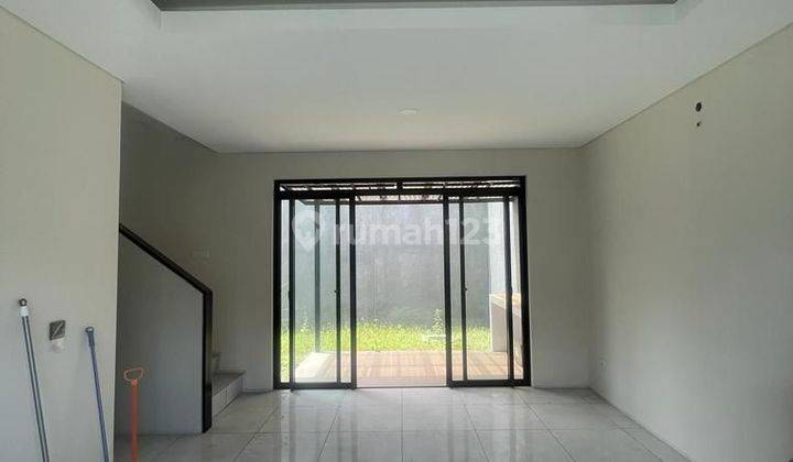 Rumah 2 Lantai Bagus Unfurnished SHM di Kbp 100% Baru Tatar Simakirana , Bandung 2