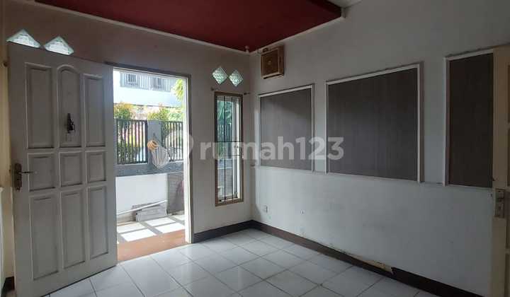 TKI House 1 Good Hook Position Unfurnished SHM Taman Kopo Indah, Bandung 2