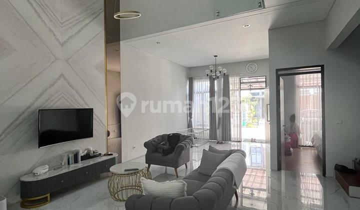 Rumah Terenovasi 2 Lantai KBP Tatar Lokacitra Semi Furnished SHM Kota Baru Parahyangan, Bandung