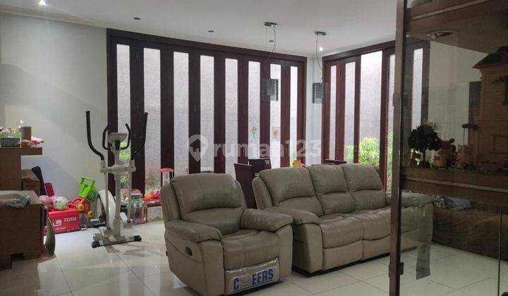 Rumah 2 Lantai Bagus Semi Furnished SHM di Kbp Tatar Pitaloka , Bandung 1