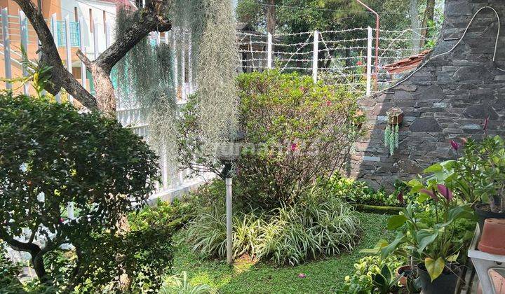 Rumah Bagus Unfurnished SHM di Bukit Ligar 
, Bandung 1