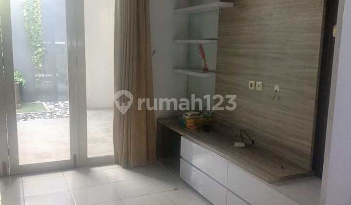 Rumah TKI 5 Sommerville Bagus Semi Furnished SHM Taman Kopo Indah, Bandung Rumah TKI 5 Sommerville Bagus Semi Furnished SHM Taman Kopo Indah, Bandung