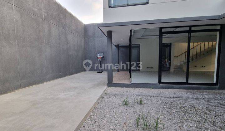 Rumah 2 Lantai Bagus Unfurnished SHM di Nayapati Residence Kbp , Bandung 2