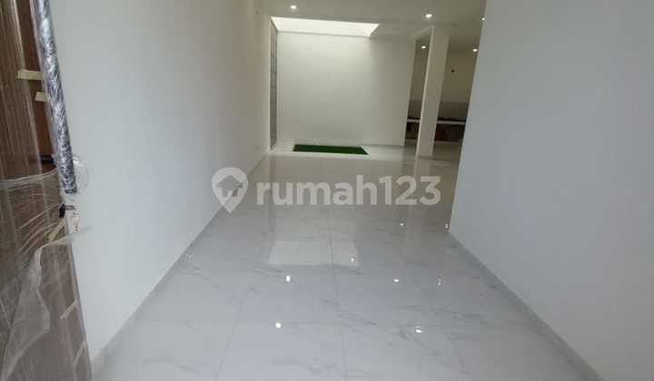 Rumah TKI 3 Bianco House Bagus Unfurnished SHM Taman Kopo Indah, Bandung 2