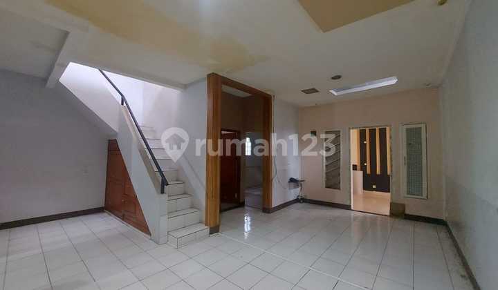 TKI House 1 Good Hook Position Unfurnished SHM Taman Kopo Indah, Bandung 1