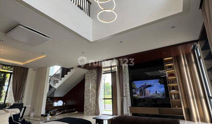 Rumah 2 Lantai Bagus Unfurnished SHM di Summarecon Tangerang, Tangerang 1