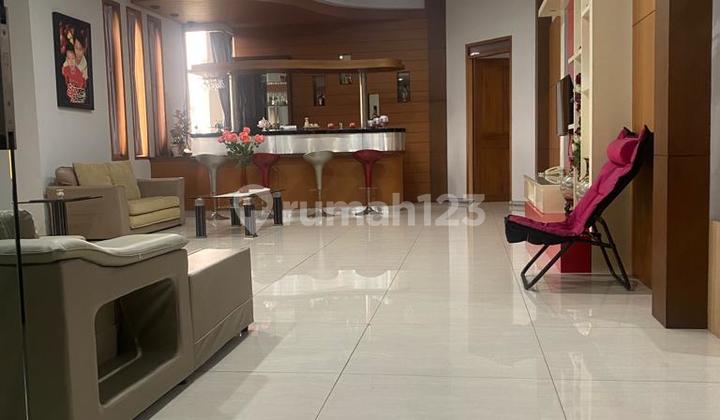 Rumah Lux Singgasana Pradana 2 Lantai Ada Kolam Renang Semi Furnished 2
