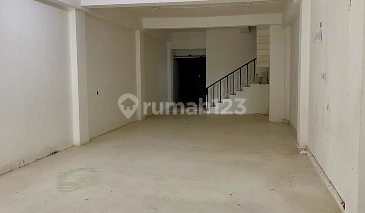 For Rent Shop House on Panjang Arteri Kedoya Street, West Jakarta For Rent Shop House on Panjang Arteri Kedoya Street, West Jakarta