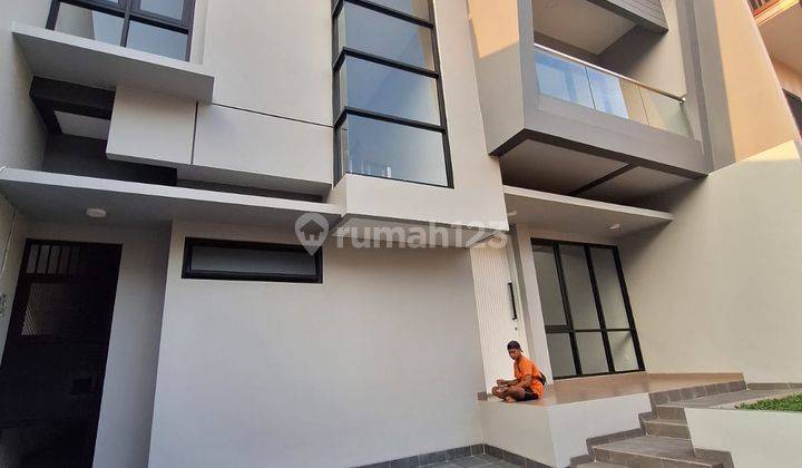 Dijual Rumah Baru Brand New Sunrise Garden , Kedoya Dekat Green Mansion , Jalan Panjang Jakarta Barat 2