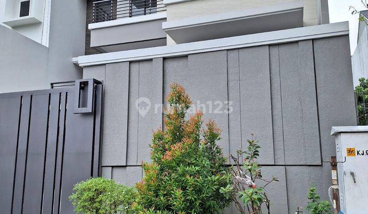 Jual Rumah Di Permata Buana Full Renovasi 3 Lantai, Jakarta Barat  1