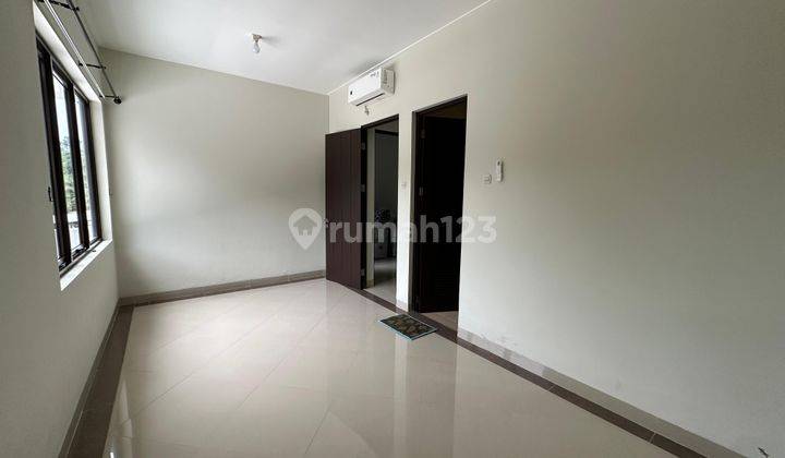 Dijual Cepat Rumah Casa Jardin, Dekat Green Mansion, Daan Mogot, Jakarta Barat 2