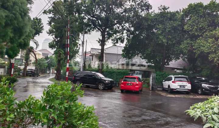 Disewakan Rumah Dekat Senayan, Kebayoran Baru, Jakarta Selatan