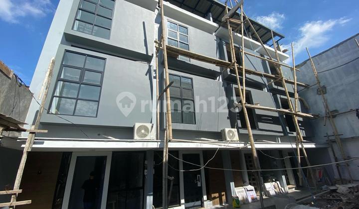 For Sale New Minimalist House in Karang Tengah, Near Metro Permata Housing, Metland Puri, West Jakarta 1