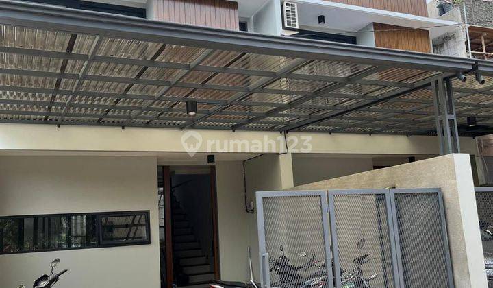 Rumah Baru 2 Lantai mewah siap huni dijual Di Cinere Dekat tol 1