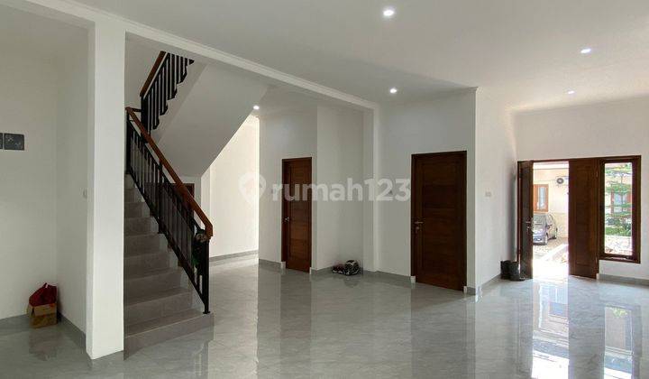 Rumah Modern Classic Baru Siap Huni dijual di Bintaro sektor 3  2