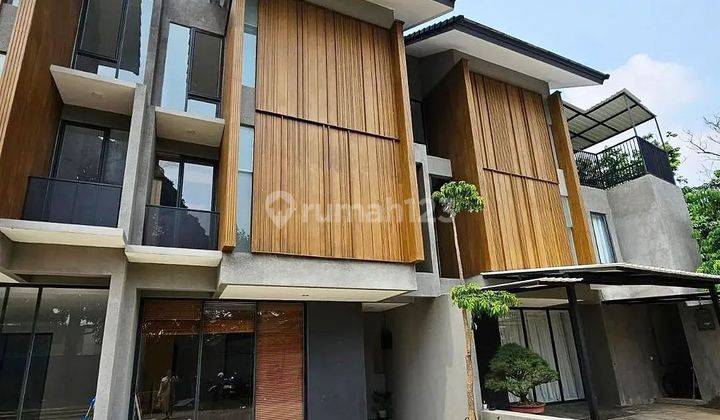 Rumah Mewah Ready Baru 3 Lantai Selangkah Ke Pondok Indah  1