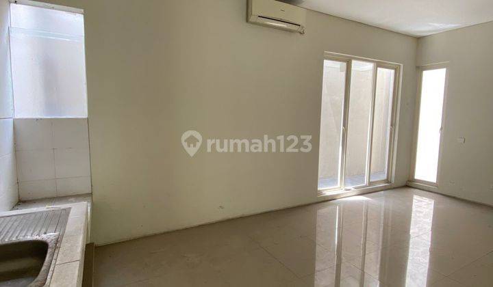 Termurah!! Dijual Rumah Greenlake Citraland Surabaya 2