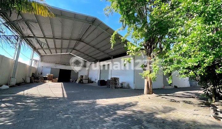 DIJUAL TANAH BANGUNAN RAYA KENJERAN COCOK UNTUK SHOWROOM 