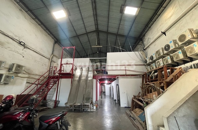 Dijual Gudang Margomulyo Permai Siap Pakai Jalan Lebar