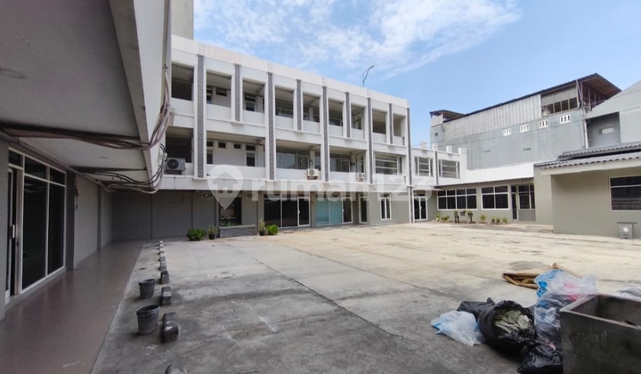 Bangunan Perkantoran Di Area Kemayoran - Jakarta