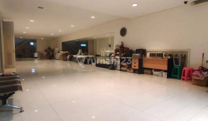 Rumah 3 Lantai Bagus Unfurnished di Sayap Pasteur , Bandung 2