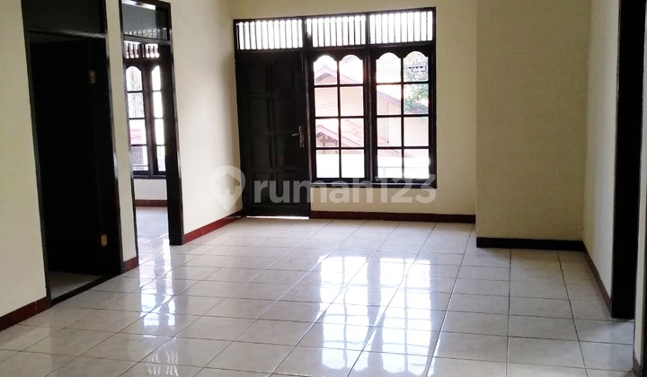 Rumah Komplek Margahayu Raya