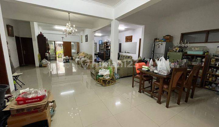 Rumah Bagus Unfurnished SHM di Sayap Pasteur , Bandung 1