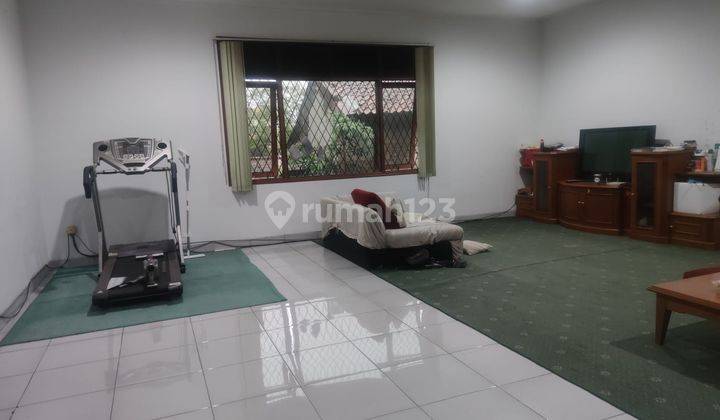 Turun Harga Rumah 2 Lantai Bagus Semi Furnished SHM di Sayap Ahmad Yani , Bandung 1