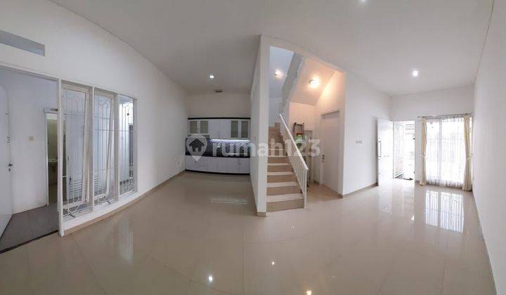 Rumah Bagus Unfurnished di Mekar Wangi , Bandung 1