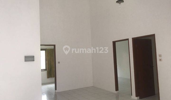 Rumah Bagus Unfurnished di Mekar Wangi , Bandung 11