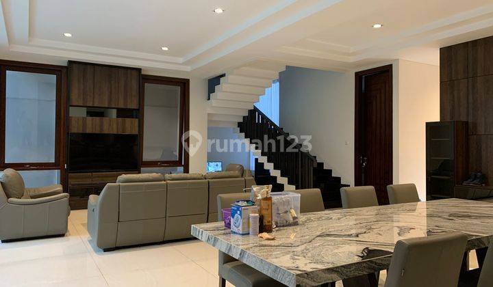 Jual Rumah Elegan Setraduta 2