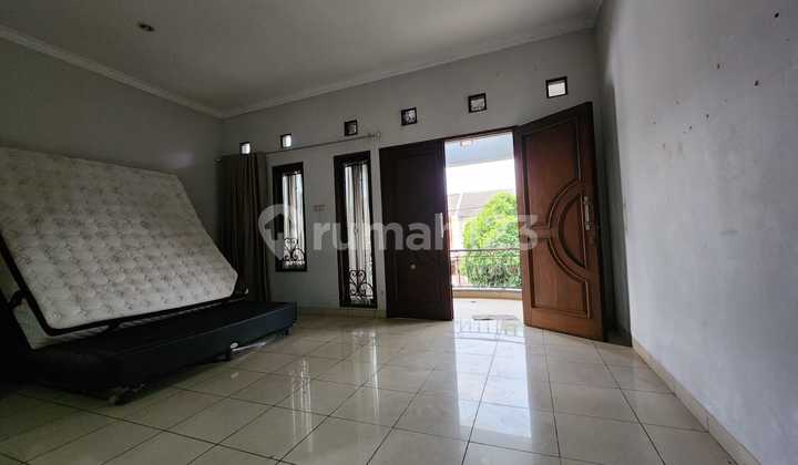 Rumah Cluster Batununggal Ada Kolam Renang 