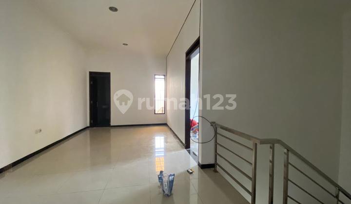 Rumah 2 Lantai Singgasana 2