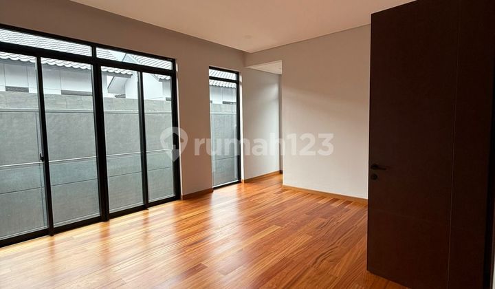 Rumah 2 Lantai Nilapadmi Kbp 2