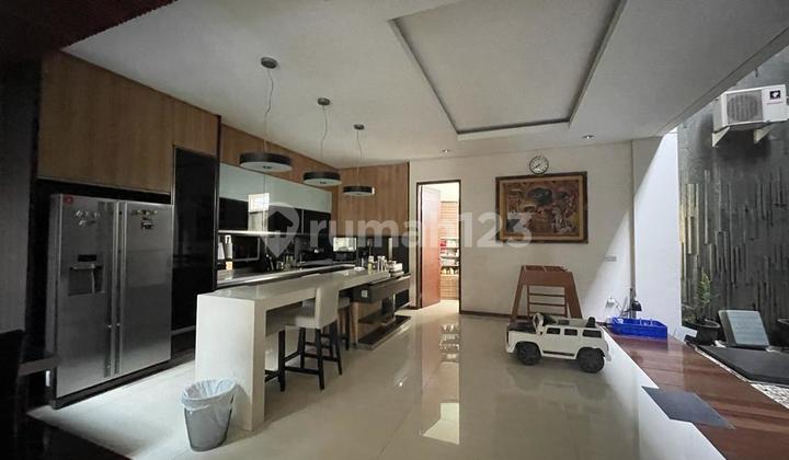 Two-Story House in Pasteur, Millennium Garden with Front and Back Gardens 2