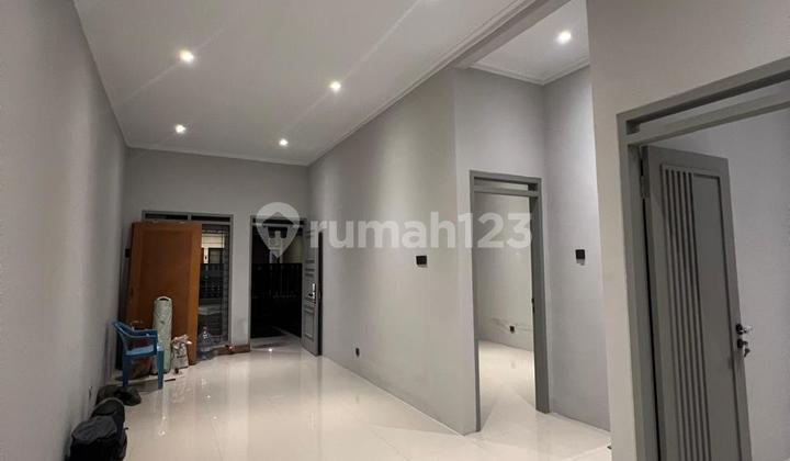 Luxurious Minimalist House for Indonesian Migrant Workers 3