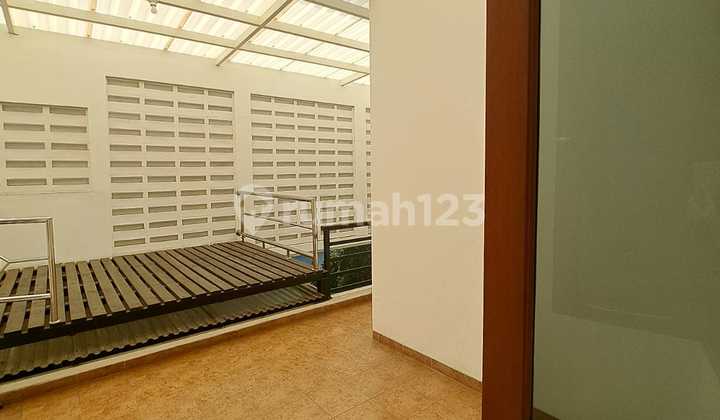 Rumah Bagus Semi Furnish Taman Holis Indah 2