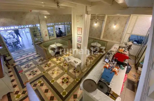 Rumah Terawat di Pusat Kota, Jarang Ada 11