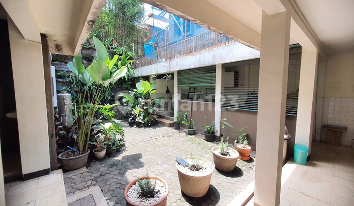 House in the City Center, Tamansari Area, Near Baltos House in the City Center, Tamansari Area, Near Baltos